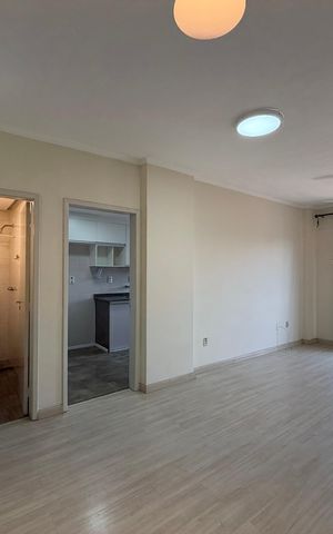 Apartamento à venda com 78m², 2 quartos e 1 vaga Apartamento à venda com 78m², 2 quartos e 1 vagaSala