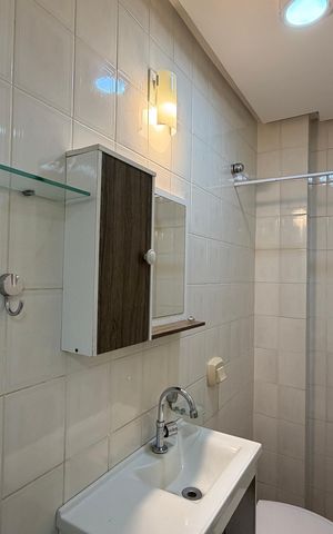 Apartamento à venda com 78m², 2 quartos e 1 vaga Apartamento à venda com 78m², 2 quartos e 1 vagaBanheiro social