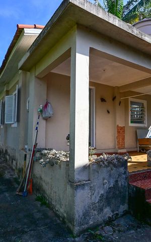 Casa à venda com 95m², 3 quartos e 6 vagasFachada Posterior
