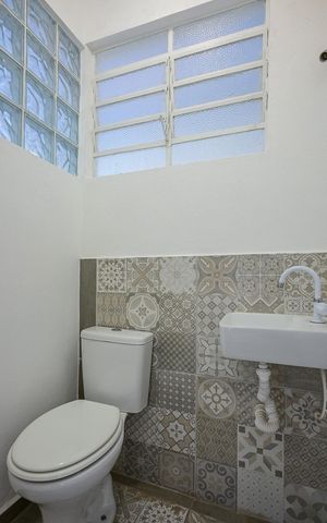 Casa à venda com 95m², 3 quartos e 6 vagasLavabo