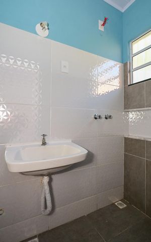Casa à venda com 95m², 3 quartos e 6 vagasBanheiro Suíte 1