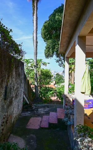 Casa à venda com 95m², 3 quartos e 6 vagasVaranda