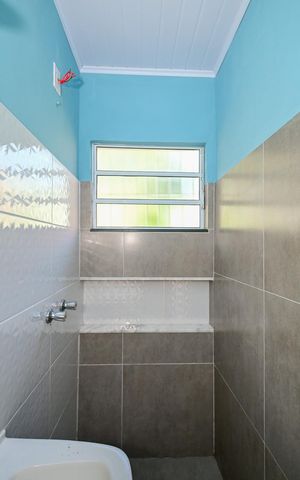 Casa à venda com 95m², 3 quartos e 6 vagasBanheiro Suíte 1