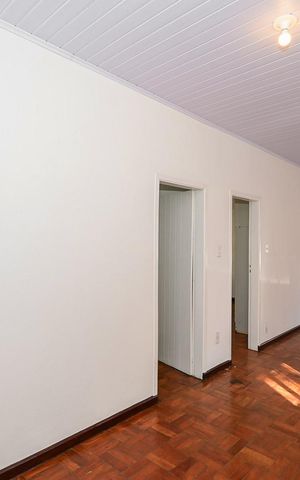 Casa à venda com 95m², 3 quartos e 6 vagasSala