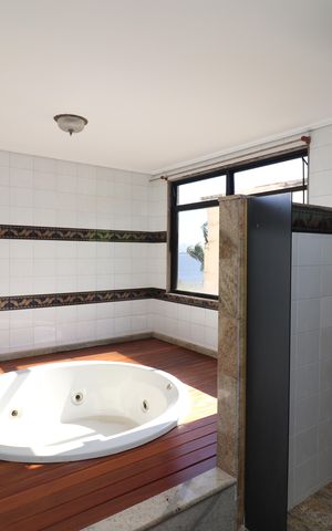 Apartamento para alugar com 350m², 4 quartos e 4 vagasBanheiro da Suíte 4