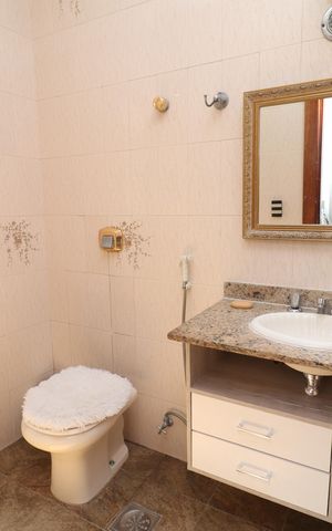 Apartamento para alugar com 350m², 4 quartos e 4 vagasBanheiro da Suíte 1