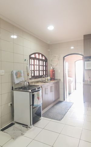 Casa à venda com 250m², 3 quartos e 2 vagas Casa à venda com 250m², 3 quartos e 2 vagasCozinha