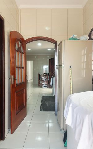 Casa à venda com 250m², 3 quartos e 2 vagas Casa à venda com 250m², 3 quartos e 2 vagasÁrea de Serviço