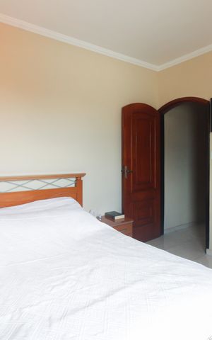 Casa à venda com 250m², 3 quartos e 2 vagas Casa à venda com 250m², 3 quartos e 2 vagasQuarto 1