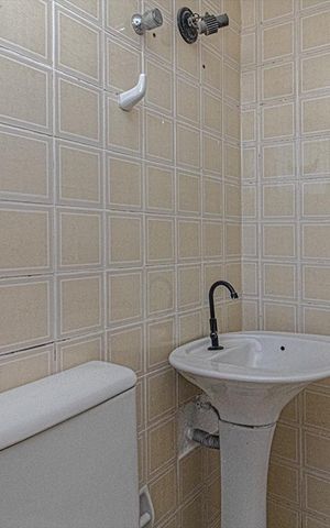 Apartamento à venda com 96m², 2 quartos e 1 vaga Apartamento à venda com 96m², 2 quartos e 1 vagaBanheiro social