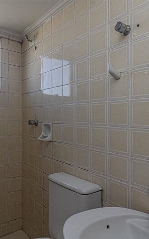Apartamento à venda com 96m², 2 quartos e 1 vaga Apartamento à venda com 96m², 2 quartos e 1 vagaBanheiro social
