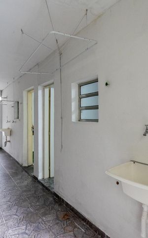 Casa para alugar com 236m², 7 quartos e 2 vagas Casa para alugar com 236m², 7 quartos e 2 vagasÁrea comum