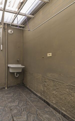 Casa à venda com 236m², 5 quartos e 2 vagasÁrea comum - Lavanderia -Casa 1a