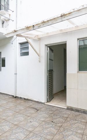 Casa para alugar com 236m², 7 quartos e 2 vagas Casa para alugar com 236m², 7 quartos e 2 vagasKitnet 6 Área de Serviço