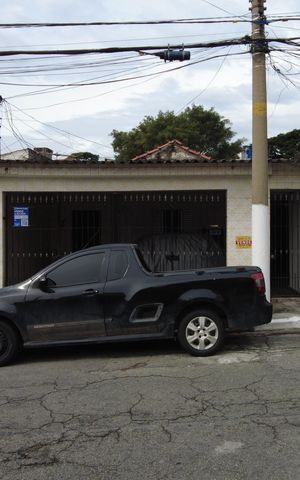 Casa à venda com 236m², 5 quartos e 2 vagasFachada
