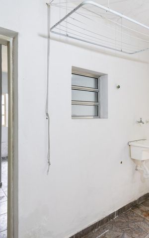 Casa para alugar com 236m², 7 quartos e 2 vagas Casa para alugar com 236m², 7 quartos e 2 vagasKitnet 3 Área de Serviço