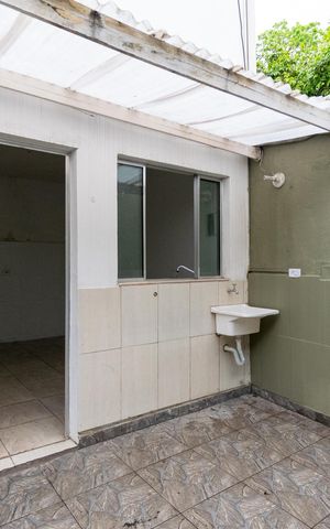 Casa para alugar com 236m², 7 quartos e 2 vagas Casa para alugar com 236m², 7 quartos e 2 vagasKitnet 6 Área de Serviço