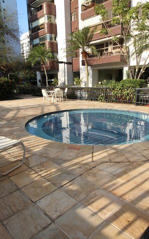 Apartamento à venda com 117m², 3 quartos e 2 vagasÁrea comum - Piscina