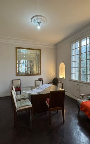 Apartamento à venda com 240m², 4 quartos e sem vaga Apartamento à venda com 240m², 4 quartos e sem vagaSala
