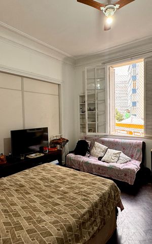 Apartamento à venda com 240m², 4 quartos e sem vaga Apartamento à venda com 240m², 4 quartos e sem vagaQuarto