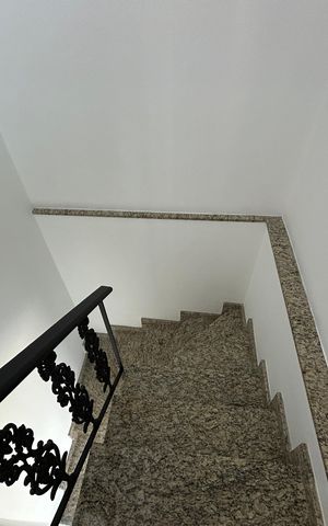 Casa para alugar com 120m², 3 quartos e 1 vagaEscada