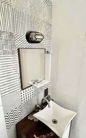 Apartamento à venda com 65m², 2 quartos e 1 vaga Apartamento à venda com 65m², 2 quartos e 1 vagaBanheiro Social