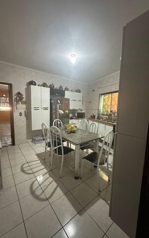 Casa à venda com 137m², 3 quartos e 3 vagas Casa à venda com 137m², 3 quartos e 3 vagasCozinha