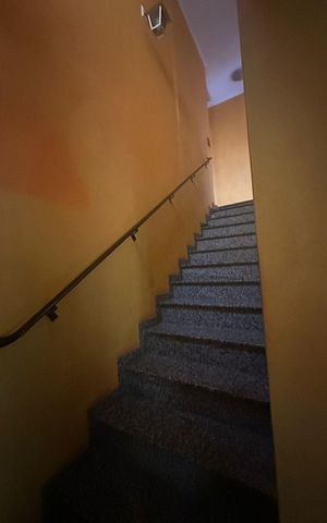 Casa à venda com 137m², 3 quartos e 3 vagas Casa à venda com 137m², 3 quartos e 3 vagasEscada