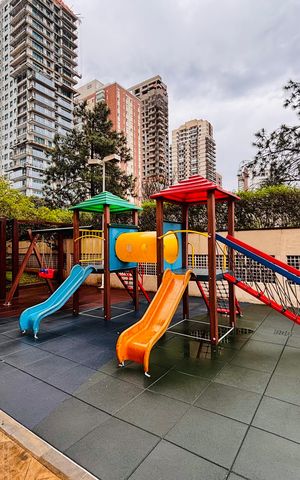 Apartamento para alugar com 107m², 2 quartos e 2 vagas Apartamento para alugar com 107m², 2 quartos e 2 vagasÁrea comum - Playground