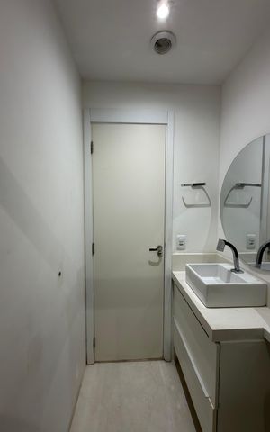 Apartamento à venda com 74m², 2 quartos e 2 vagas Apartamento à venda com 74m², 2 quartos e 2 vagasBanheiro Social