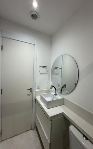 Apartamento à venda com 74m², 2 quartos e 2 vagas Apartamento à venda com 74m², 2 quartos e 2 vagasBanheiro Social
