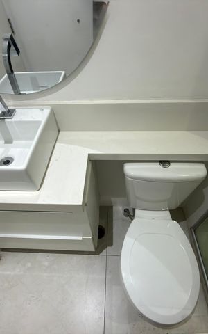 Apartamento à venda com 74m², 2 quartos e 2 vagas Apartamento à venda com 74m², 2 quartos e 2 vagasBanheiro Social