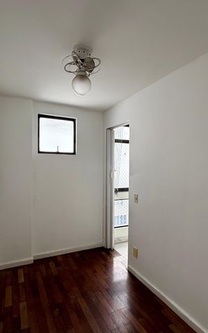Apartamento à venda com 121m², 3 quartos e 2 vagas Apartamento à venda com 121m², 3 quartos e 2 vagasQuarto de serviço