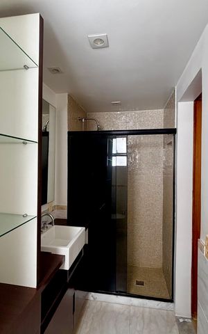 Apartamento à venda com 121m², 3 quartos e 2 vagas Apartamento à venda com 121m², 3 quartos e 2 vagasBanheiro da Suíte