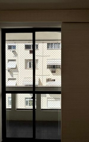 Apartamento à venda com 121m², 3 quartos e 2 vagas Apartamento à venda com 121m², 3 quartos e 2 vagasQuarto 1 - varanda