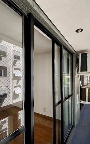 Apartamento à venda com 121m², 3 quartos e 2 vagas Apartamento à venda com 121m², 3 quartos e 2 vagasVaranda da sala
