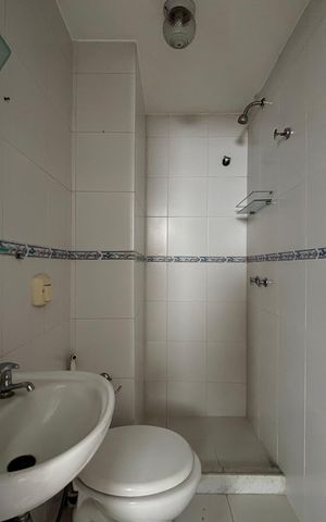 Apartamento à venda com 121m², 3 quartos e 2 vagas Apartamento à venda com 121m², 3 quartos e 2 vagasBanheiro de serviço