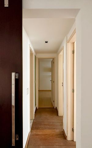 Apartamento à venda com 121m², 3 quartos e 2 vagas Apartamento à venda com 121m², 3 quartos e 2 vagasSala - corredor de acesso aos cômodos