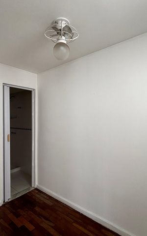 Apartamento à venda com 121m², 3 quartos e 2 vagas Apartamento à venda com 121m², 3 quartos e 2 vagasQuarto de serviço