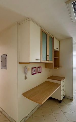 Apartamento à venda com 121m², 3 quartos e 2 vagas Apartamento à venda com 121m², 3 quartos e 2 vagasCozinha