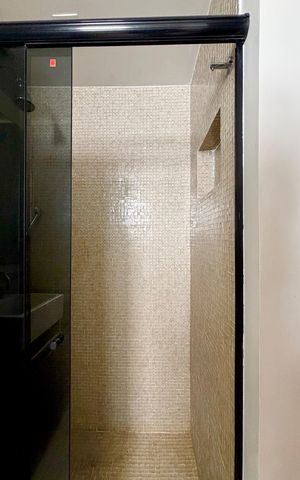 Apartamento à venda com 121m², 3 quartos e 2 vagas Apartamento à venda com 121m², 3 quartos e 2 vagasBanheiro da Suíte