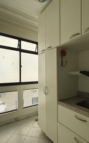 Apartamento à venda com 121m², 3 quartos e 2 vagas Apartamento à venda com 121m², 3 quartos e 2 vagasÁrea de serviço