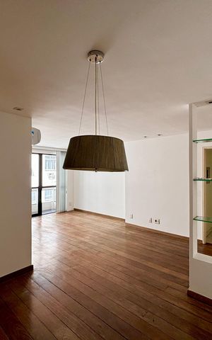 Apartamento à venda com 121m², 3 quartos e 2 vagas Apartamento à venda com 121m², 3 quartos e 2 vagasSala