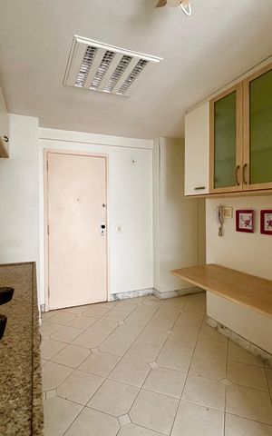 Apartamento à venda com 121m², 3 quartos e 2 vagas Apartamento à venda com 121m², 3 quartos e 2 vagasCozinha