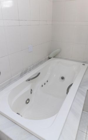 Casa à venda com 340m², 5 quartos e 1 vaga Casa à venda com 340m², 5 quartos e 1 vagaBanheiro da Suíte 5