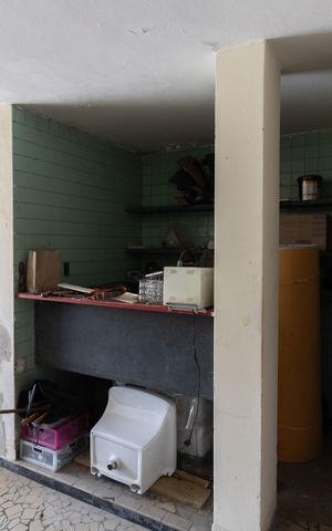 Casa à venda com 340m², 5 quartos e 1 vaga Casa à venda com 340m², 5 quartos e 1 vagaGaragem