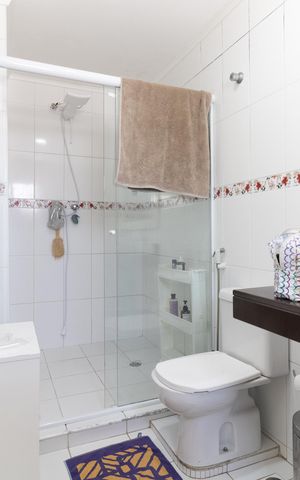 Casa à venda com 340m², 5 quartos e 1 vaga Casa à venda com 340m², 5 quartos e 1 vagaBanheiro da Suíte 2