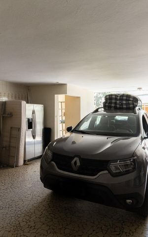 Casa à venda com 340m², 5 quartos e 1 vaga Casa à venda com 340m², 5 quartos e 1 vagaGaragem