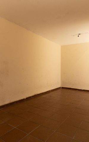 Casa à venda com 340m², 5 quartos e 1 vaga Casa à venda com 340m², 5 quartos e 1 vagaSalão
