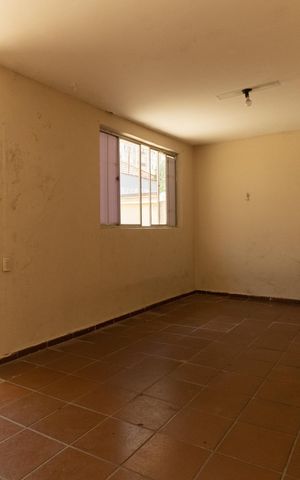 Casa à venda com 340m², 5 quartos e 1 vaga Casa à venda com 340m², 5 quartos e 1 vagaSalão